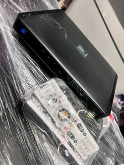 Direct Tv DVR And 2 Controls