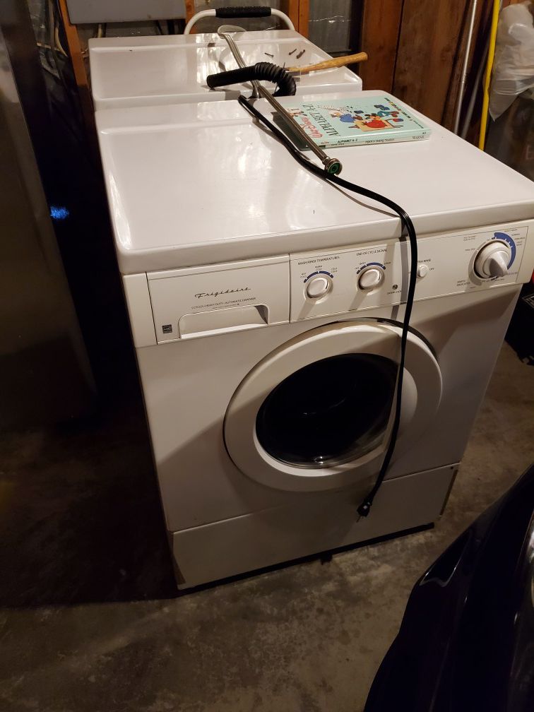 Frigidaire washer/ dryer