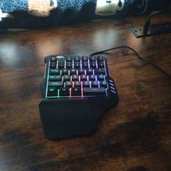 BlueFinger One-Handed Gaming Keyboard