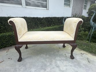 Gorgeous Armed window bench seat