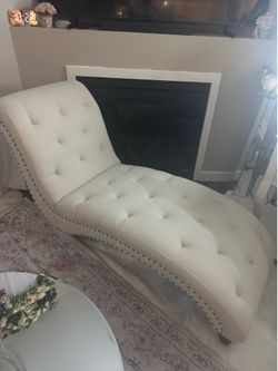 Chase lounge chair,