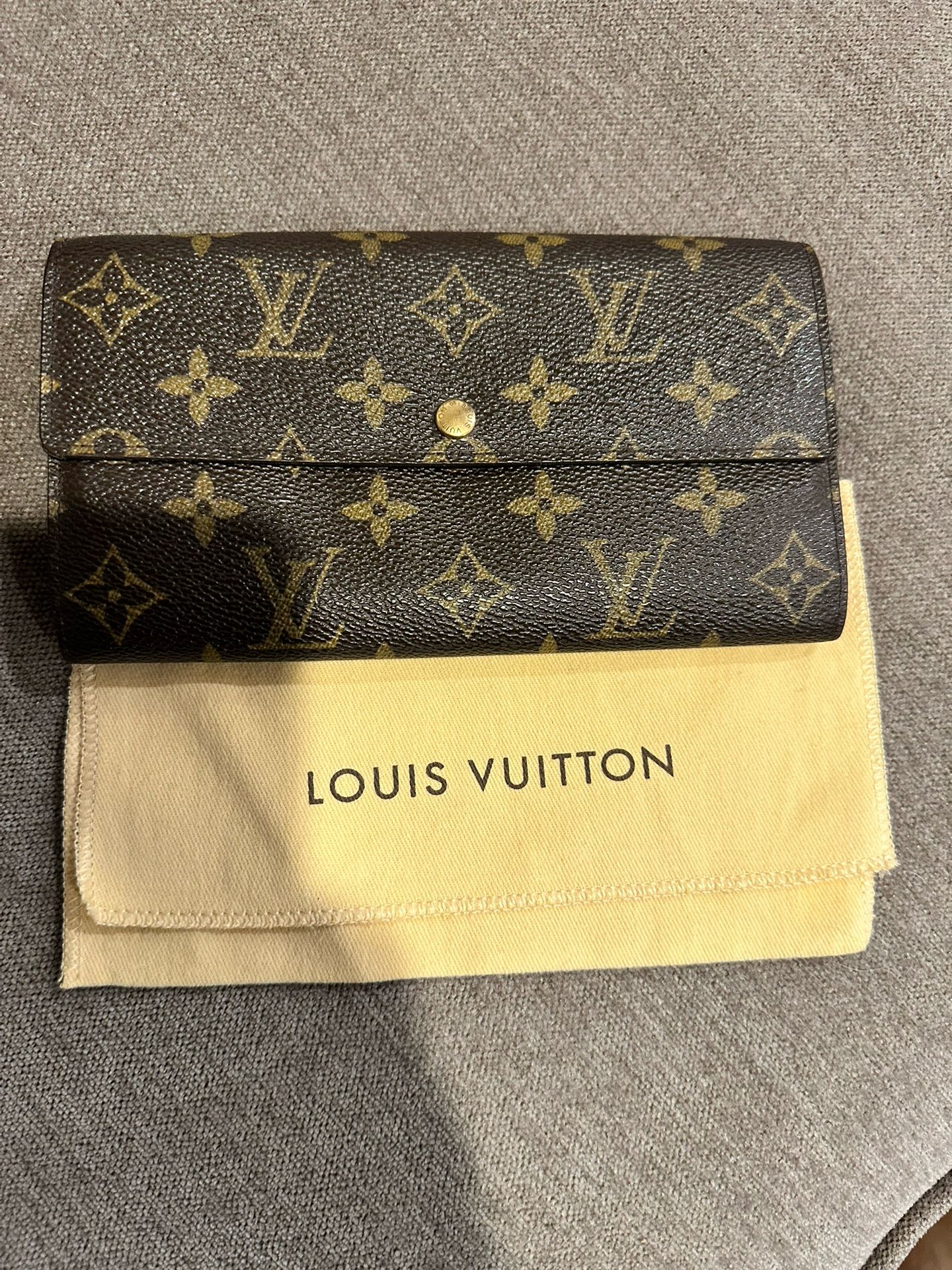 Authentic LOUIS VUITTON wallet