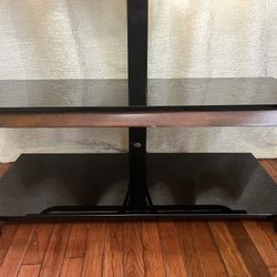 TV Stand W/TV