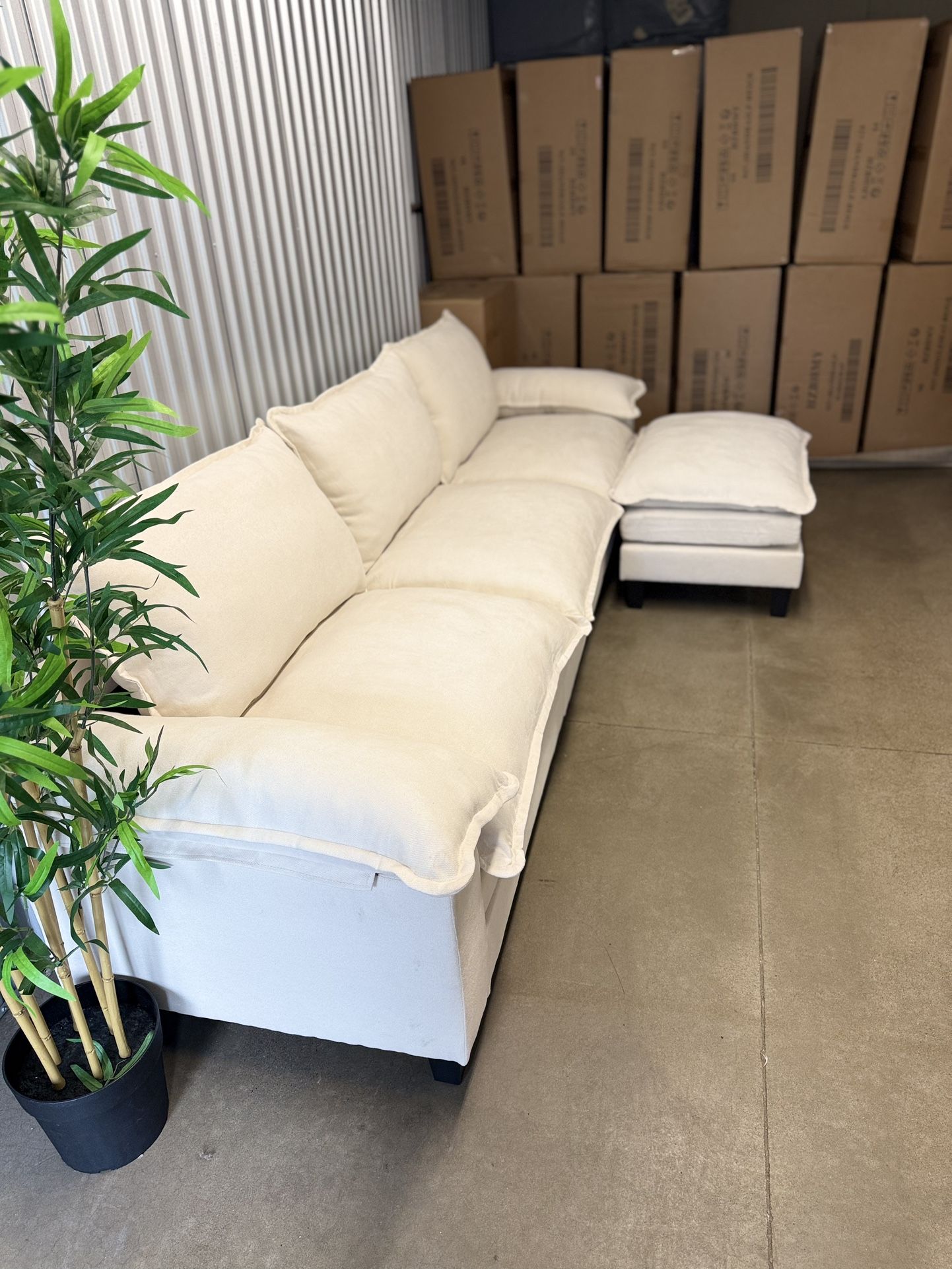(📦 BRAND NEW IN BOX) Sectional Couch – Beige & Dark Gray Sofa – Pickup in Clifton or Delivery
