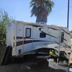 Camping trailer