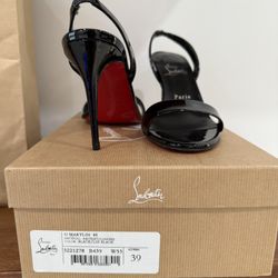 Christian Louboutin Paris  Marilyn