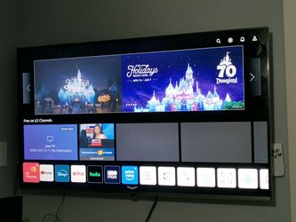 LG 55" Class UQ7070 ZUE series LED 4K UHD Smart webOS 22 TV