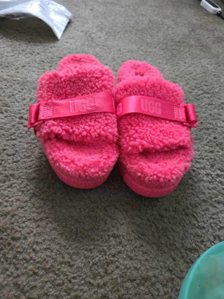 Brand New Never Worn UGG Slides $20 Size 9