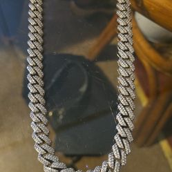 Very Nice Cuban Link 16"in Moissanite Mens Diamond Necklace