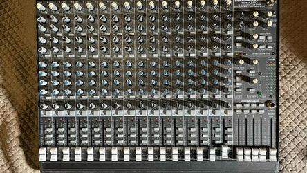 16 Channel Mackie Board
