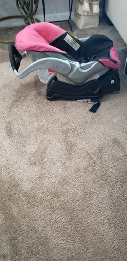 Nice Clean Car Seat With Base