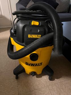 DeWALT vacuum