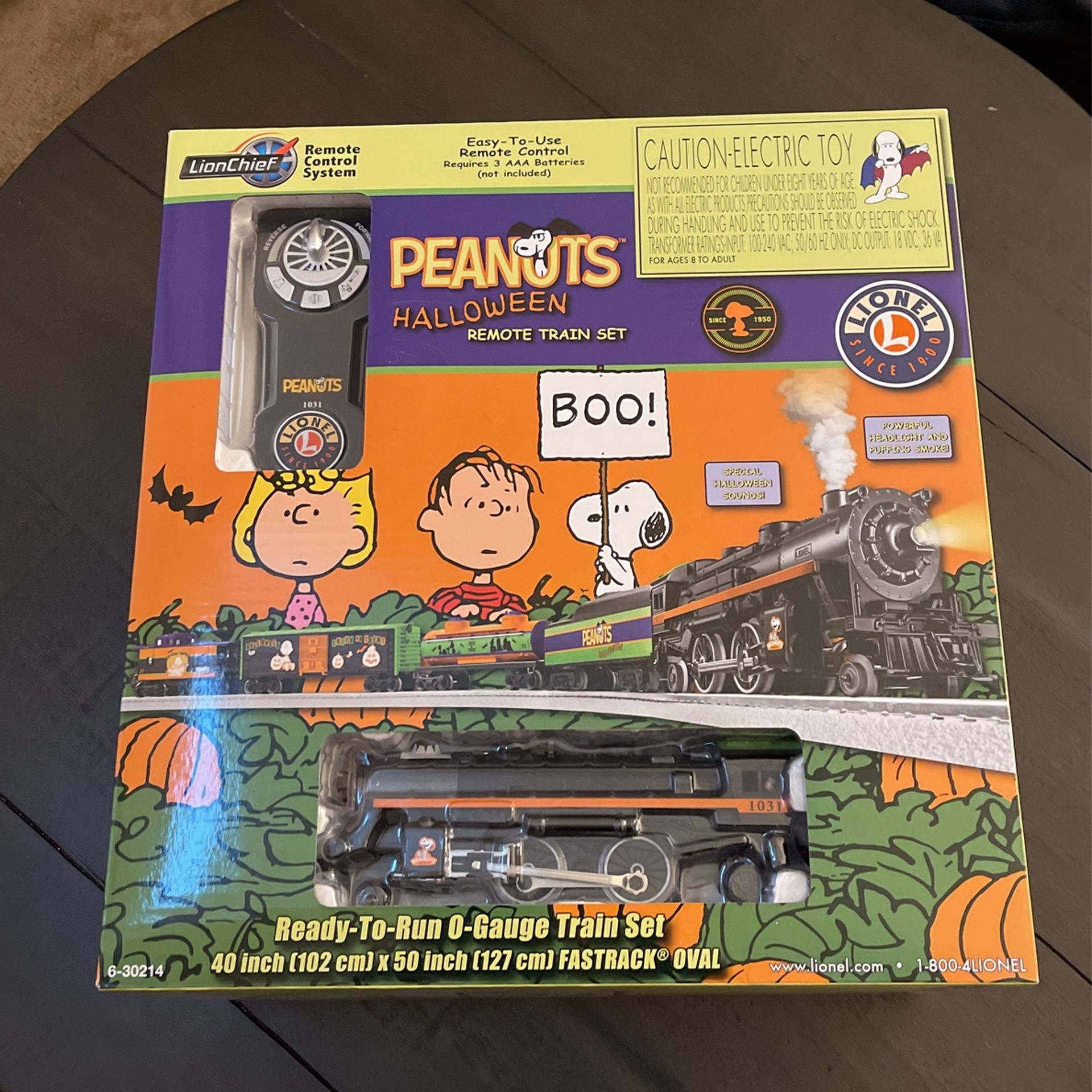 PEANUTSĀ® HALLOWEEN TRAIN SET