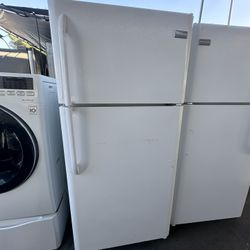 White Frigidaire Apt Size Fridge We Deliver And Install👨🏻‍🔧🚚