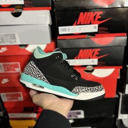 Jordan Bleached Turquoise Mint 3s size 5.5Y VNDS