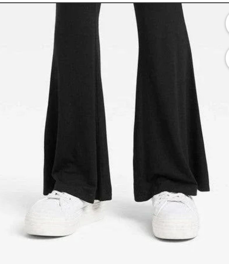 Schitt’s Creek’s New Pants Size Medium