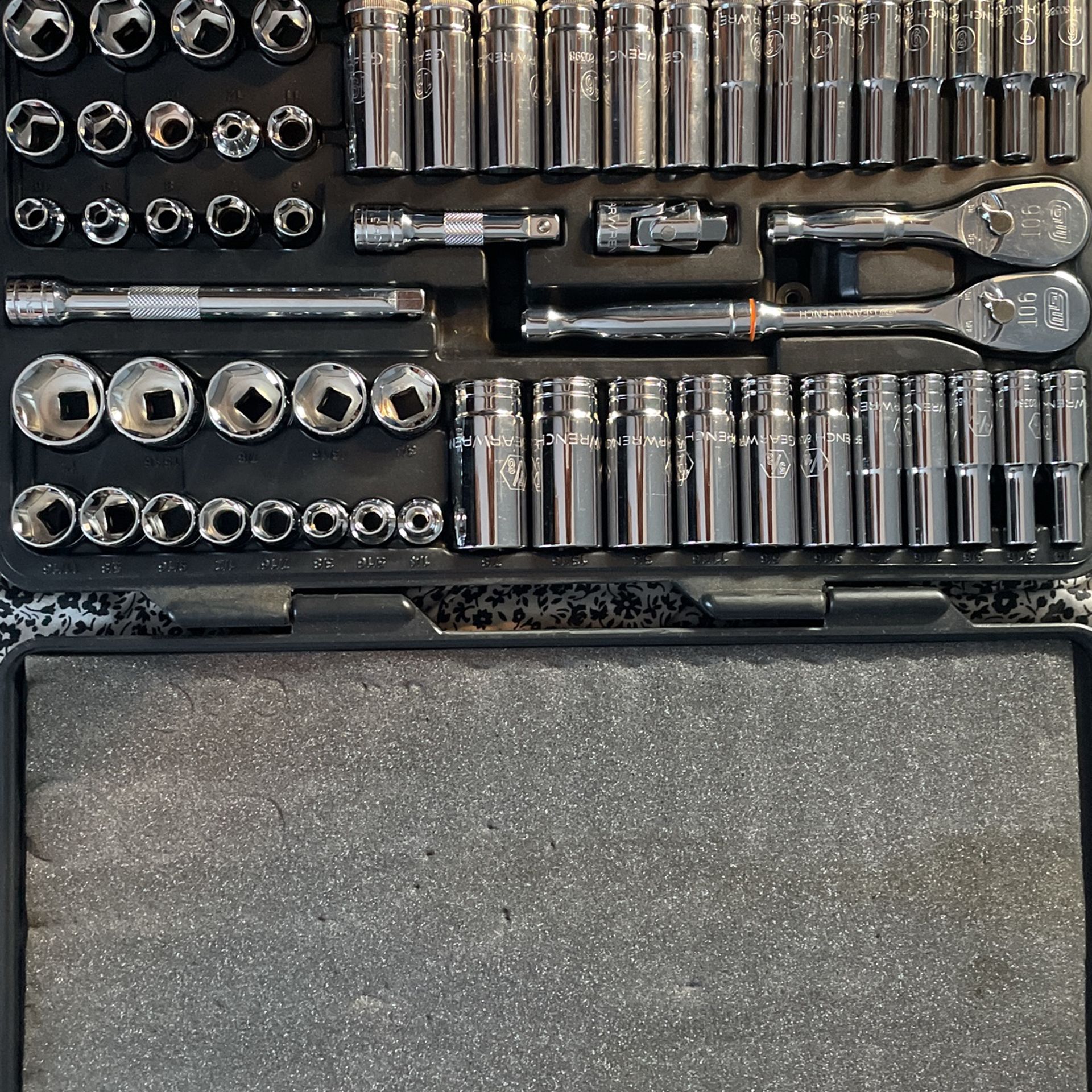 GEARWRENCH Tool Set