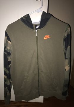 Camo Nike hoodie size small