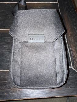 Wandrd X1 crossbody bag