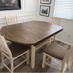 Dining Room Table & Chairs
