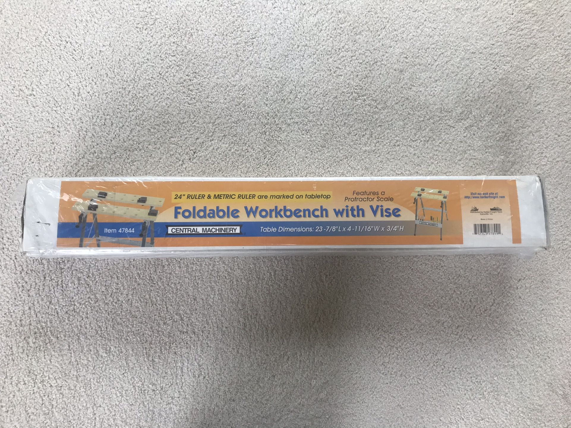 Foldable Workbench With Vise - New