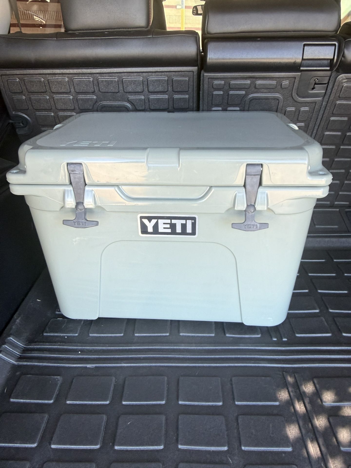 Yeti Hard Cooler 35