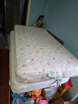 Toddler mattress and crate