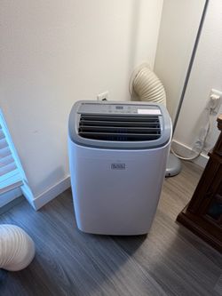 Black decker ac with box 10000 btu