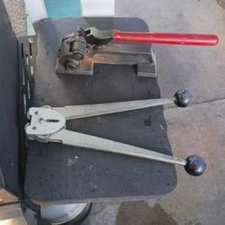 Gripper And Metal Clamp 