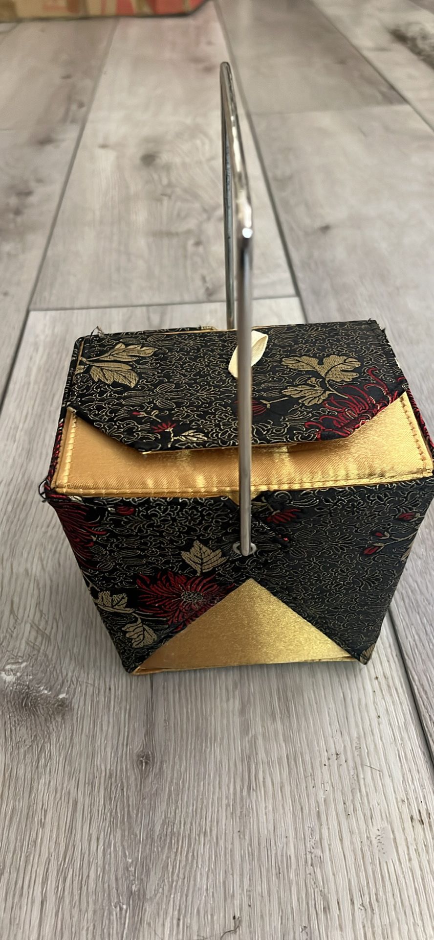 Silk take out purse