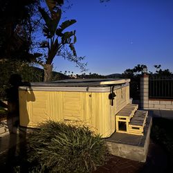 CalSpa 100 Dollars With Cover As Is Jacuzzi Spa 