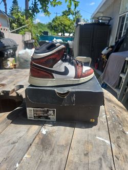 Air Jordan's 1 mid se (gs)
