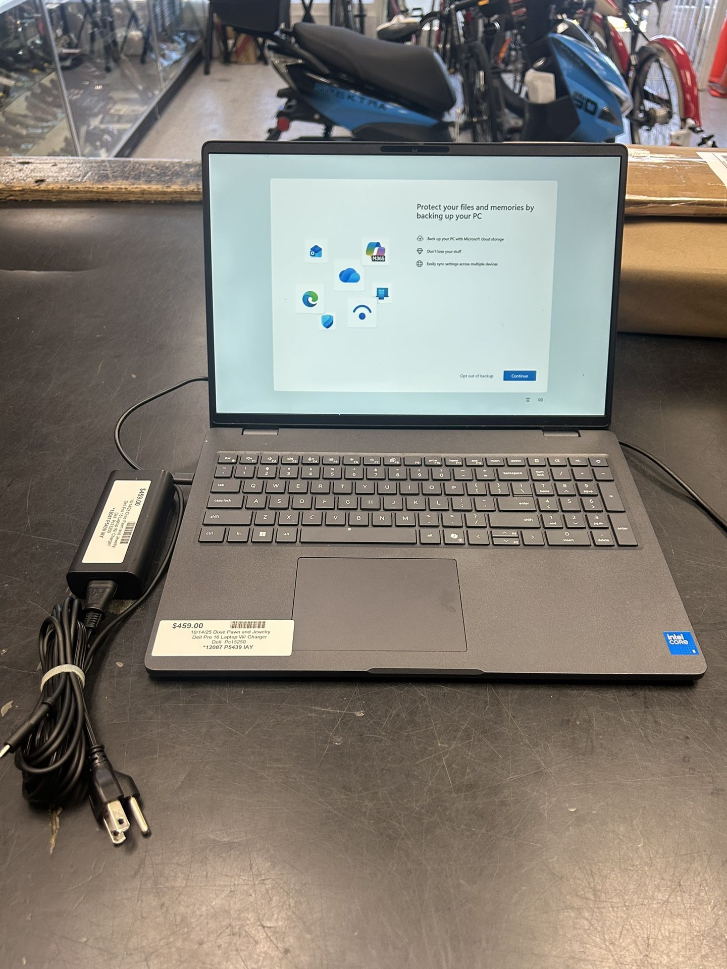 Dell Pro 16 16" Intel Core 5 120U 1.4GHz 8GB RAM 256GB SSD