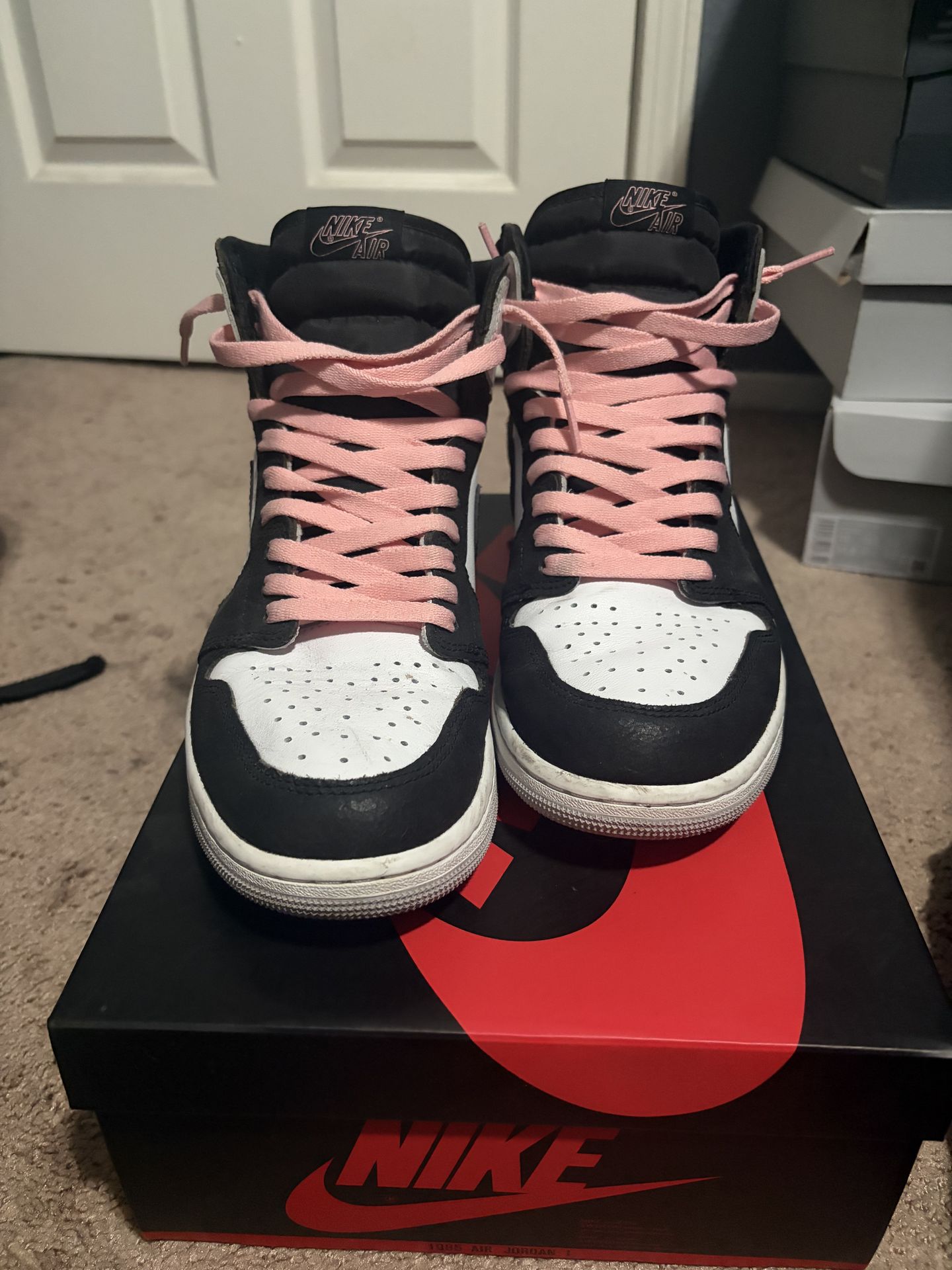 Jordan 1 Retro High OG bleached coral