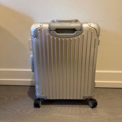 Rimowa Cabin Plus luggage in silver