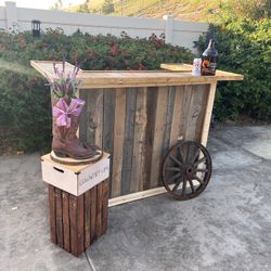 Rustic Pallet Wood Bar