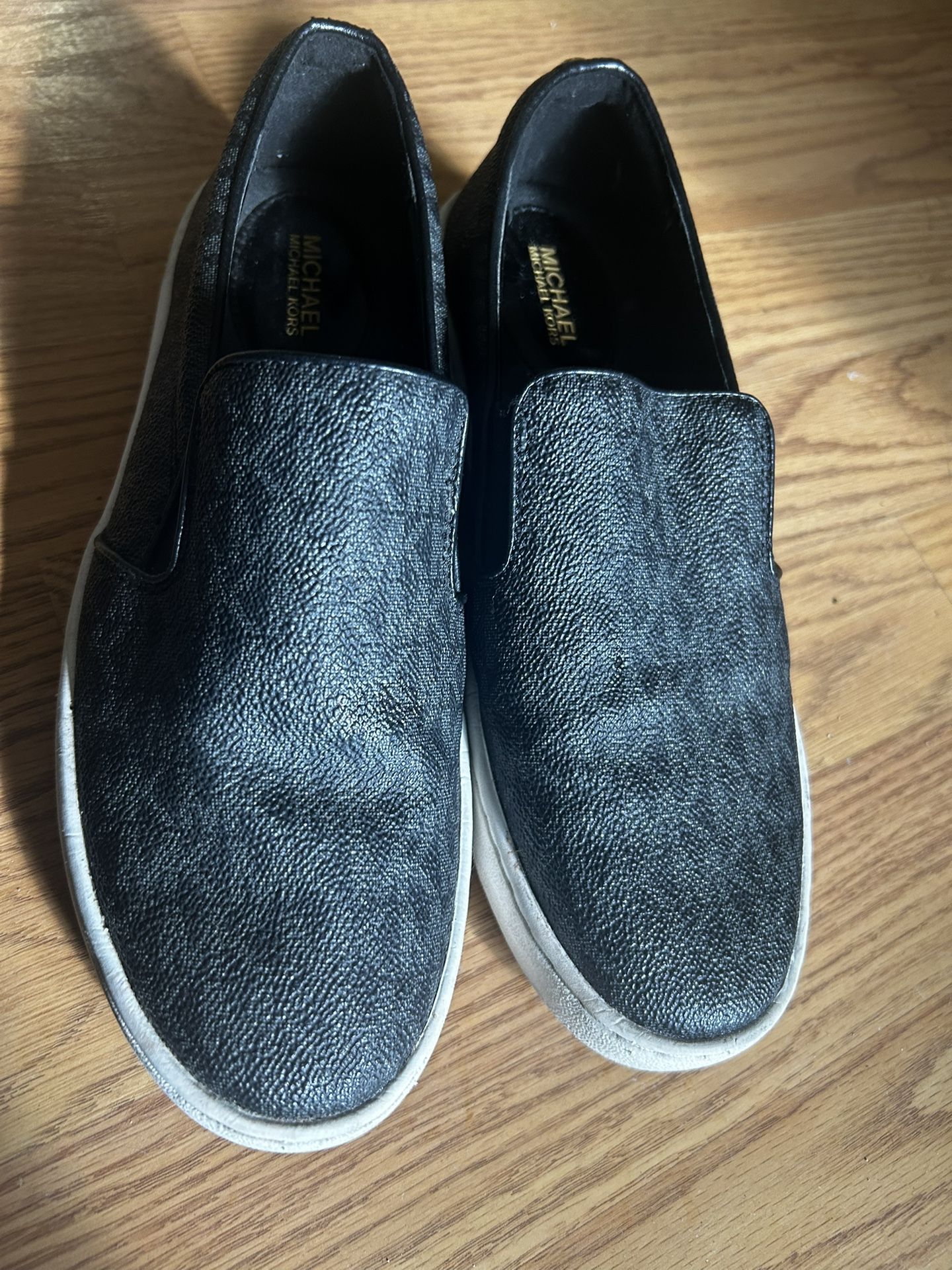 Michael Kors signature logo slip on sneaker Size 6.5 Unisex