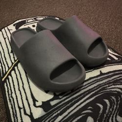 Yeezy slide onyx