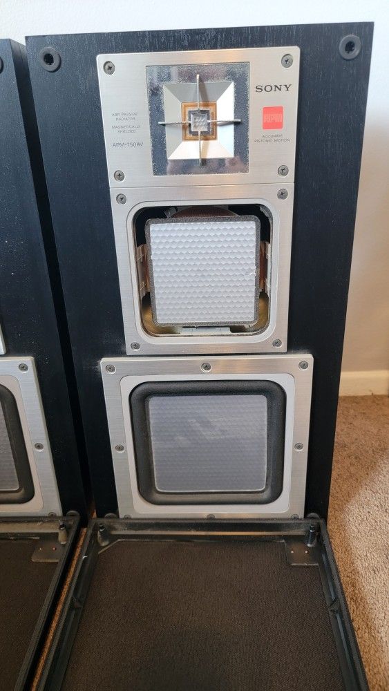 VINTAGE SONY APM-750AV TWO-WAY SPEAKER SYSTEM w/ BOX - Good but