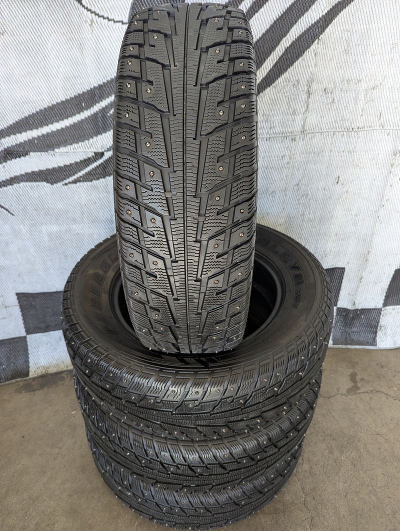 235/65r17 Federal Himalaya SUV studded winter snow tires