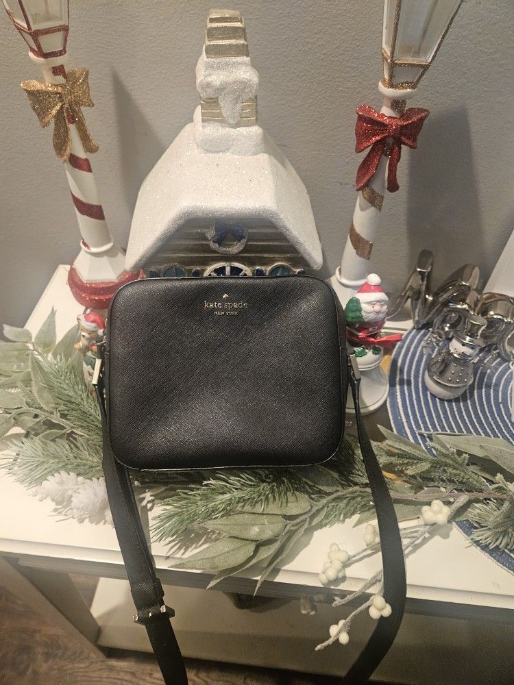 Kate Spade Bag ~PERFECT For Christmas π