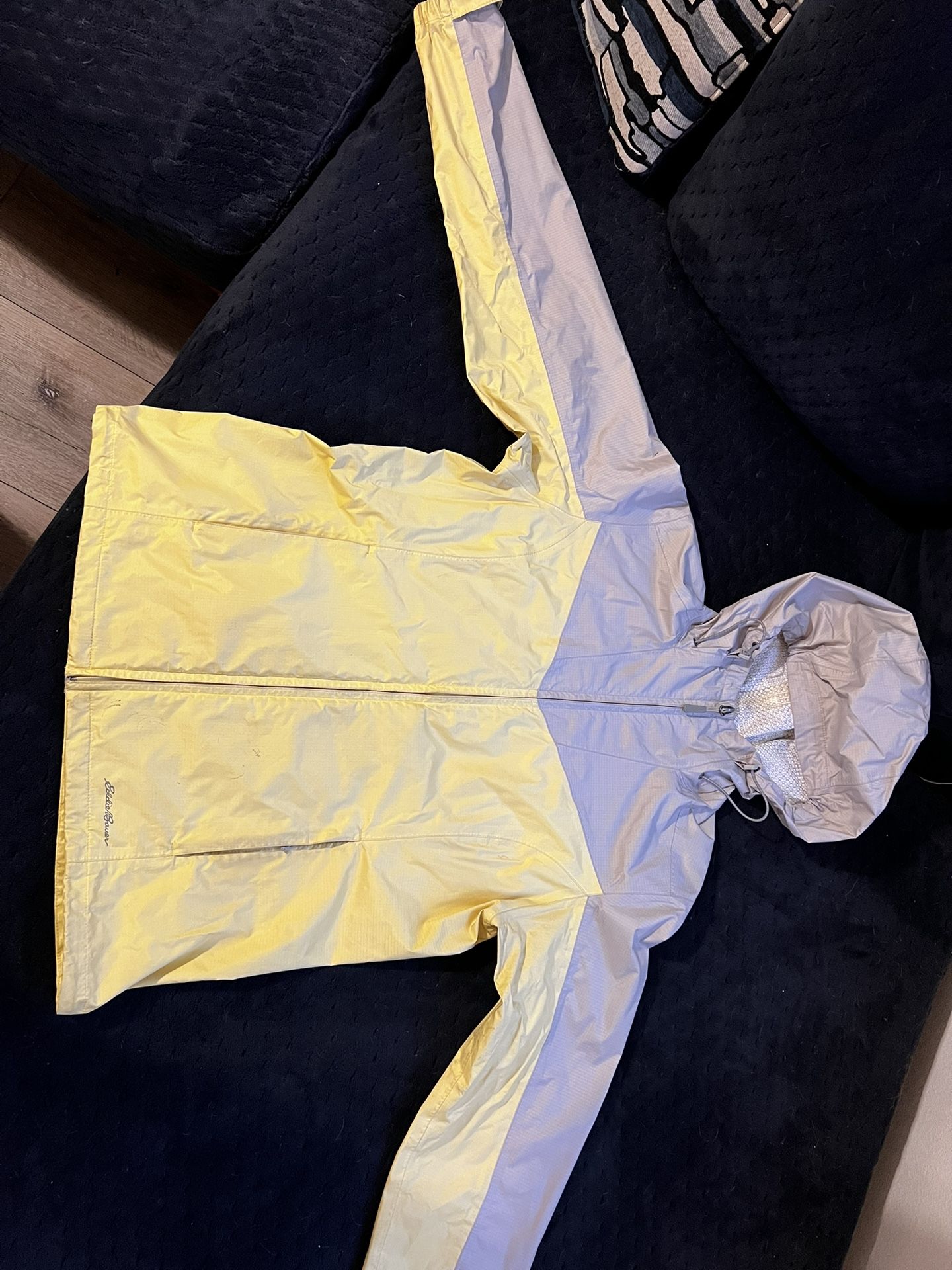 Eddie Bauer Size M Raincoat