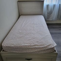 Twin Bed 