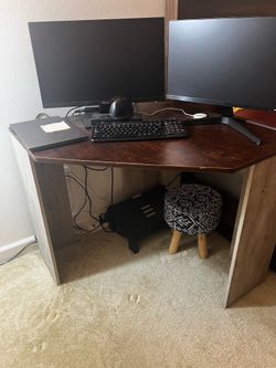 Corner desk