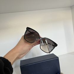 Louis Vuitton Women’s Sunglasses 