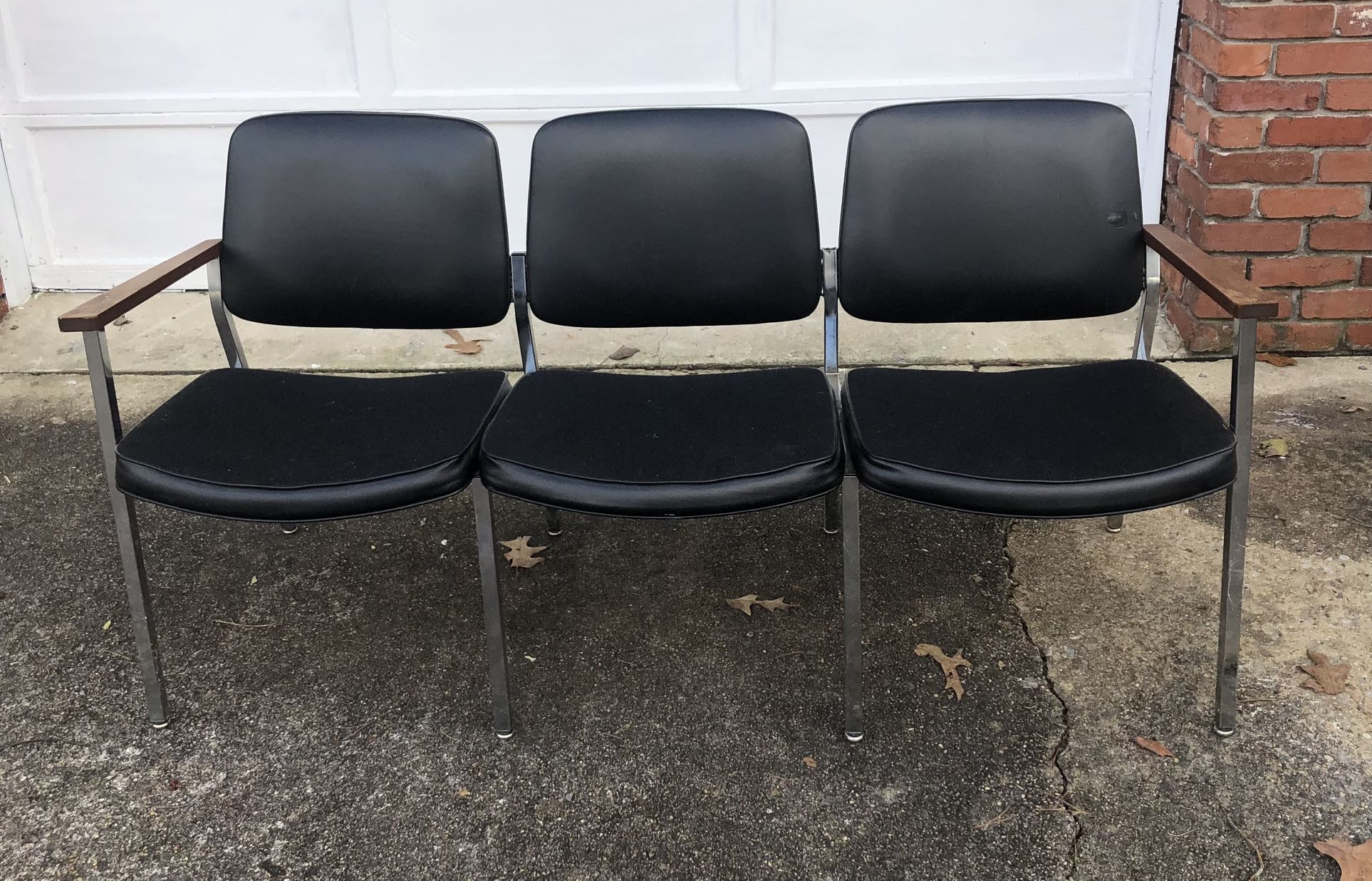 Black 3-Seat Waiting Room Chair