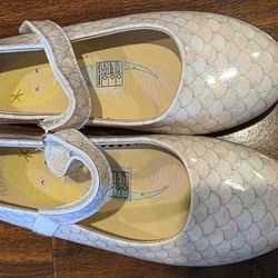 Brand New leather shoes for girls.