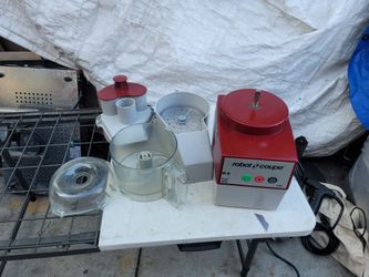Restaurant robot coupe R2