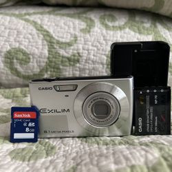 Casio Exilim EX-Z150 8.1MP Digital Camera - Silver