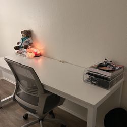White Desk